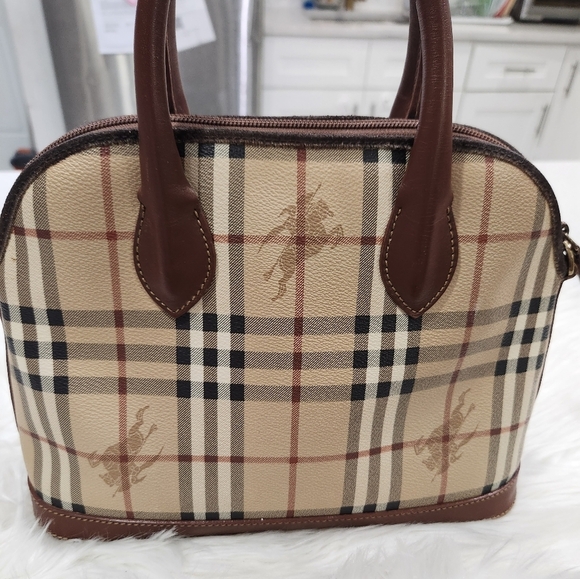 🔹️ Burberry's 🔹️vintage leather bag w/ COA ✨️🤎 - Picture 1 of 2